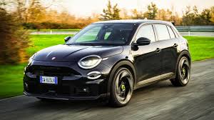 Laadkabel en laadpaal voor Abarth 600e – Type 2 aansluiting (16A 3-fase)