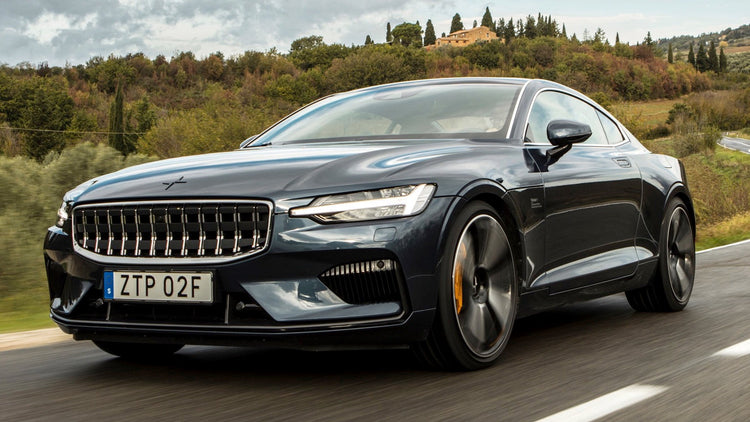 Polestar 2 elektrisch laden aan een laadpaal met type 2 kabel
