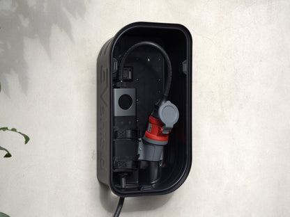 EVShield® ThunderCord CEE-Rood (22kW) Voordeelbundel – Complete Oplaadoplossing met Voordeelprijs! - BlackCharge Blanco (magnelis®) / Zwart