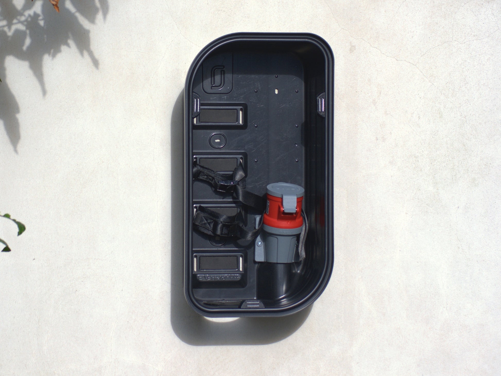 EVShield® ThunderCord CEE-Rood (22kW) Voordeelbundel – Complete Oplaadoplossing met Voordeelprijs! - BlackCharge Blanco (magnelis®) / Zwart