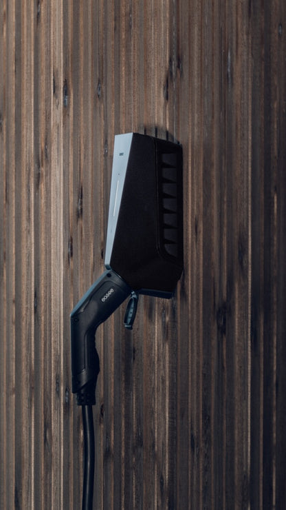 Easee Charge Up wallbox met RFID kaartlezer voor toegangscontrole en gedeeld gebruik op locatie