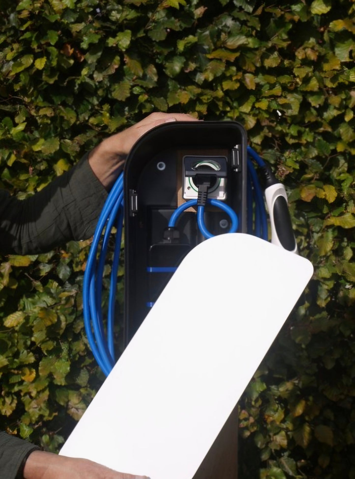 EVshield® Original - Transformeer je mobiele laadkabel in een vaste laadoplossing voor elektrische auto's - BlackCharge 